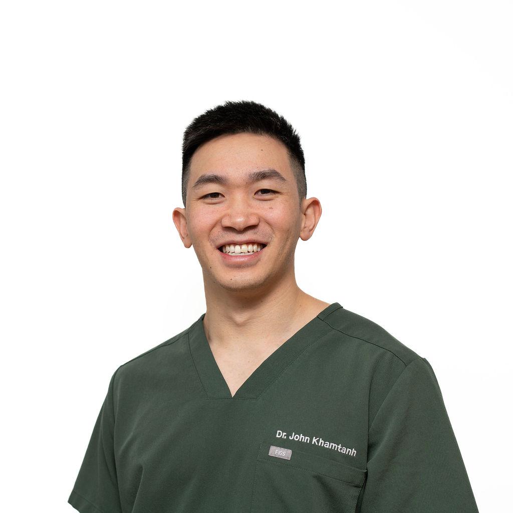 Meet Dr John Khamtanh – Experienced Dentist at Totally Smiles Pakenham